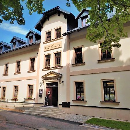 Hotel Poutni Dum Кралики Экстерьер фото