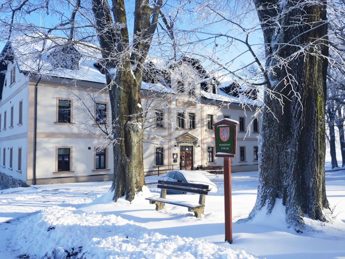 Hotel Poutni Dum Кралики Экстерьер фото