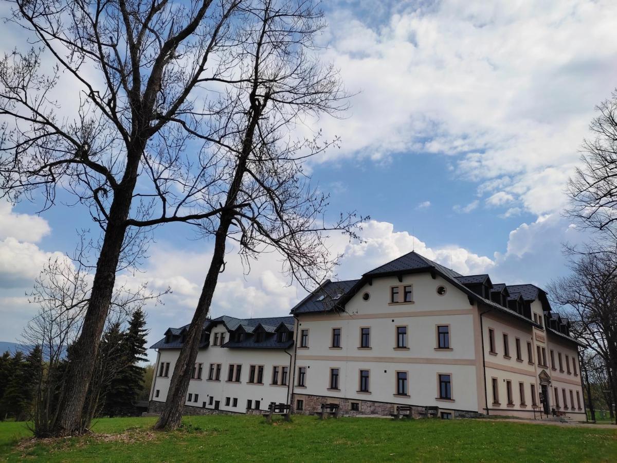 Hotel Poutni Dum Кралики Экстерьер фото