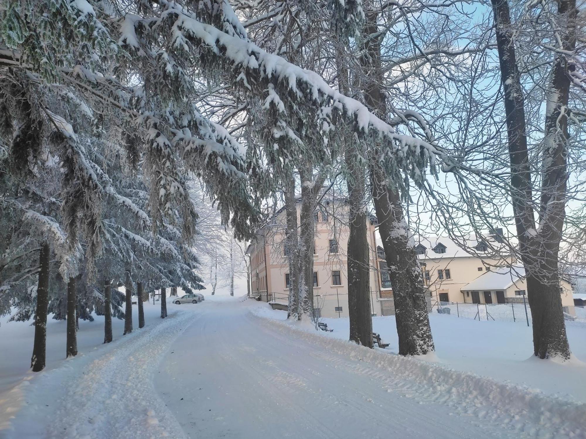 Hotel Poutni Dum Кралики Экстерьер фото